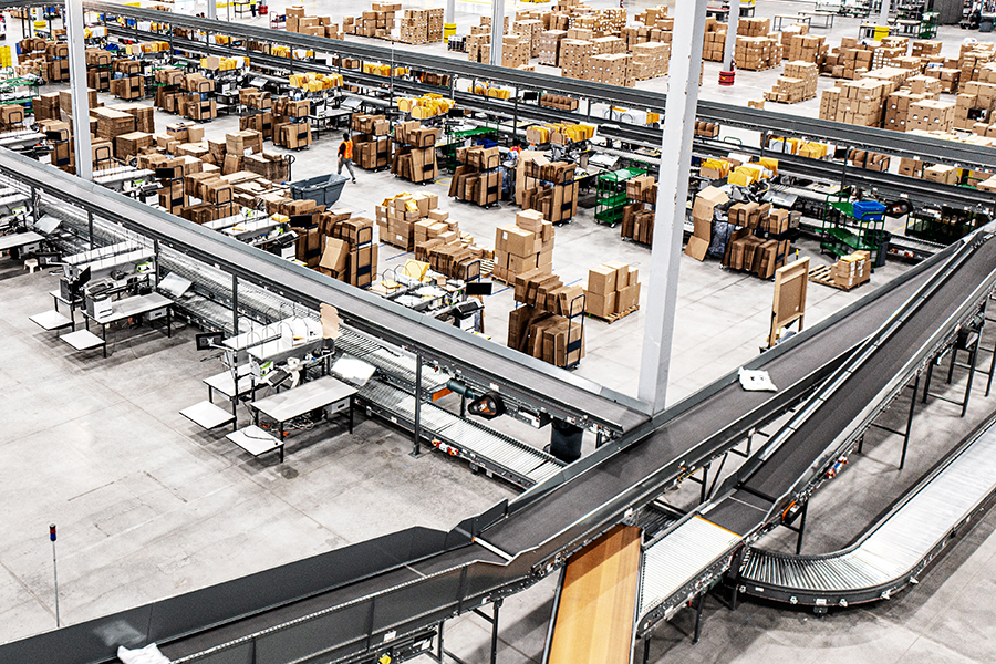 Birds eye view of a Ryder fulfillment center in action